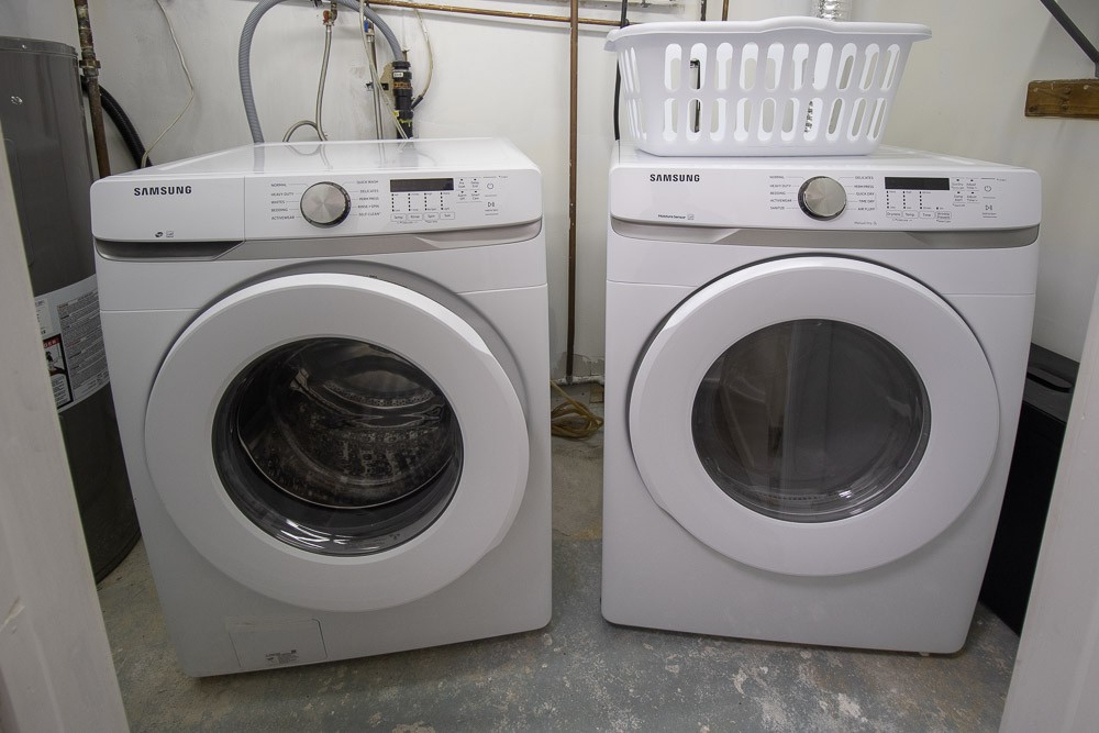 Laundry Room (Washer & Dryer)