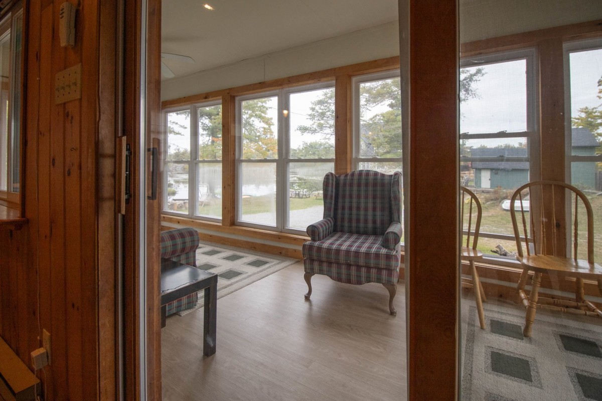 entrance to sunroom