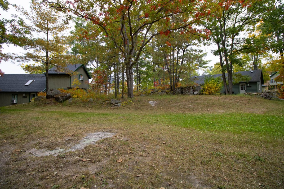 Driveway to Log Cabin, with Bayview & High Point/Marsh View 
