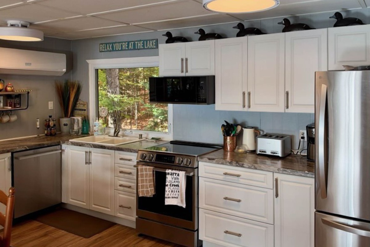 Bancroft cottage rental with full kitchen