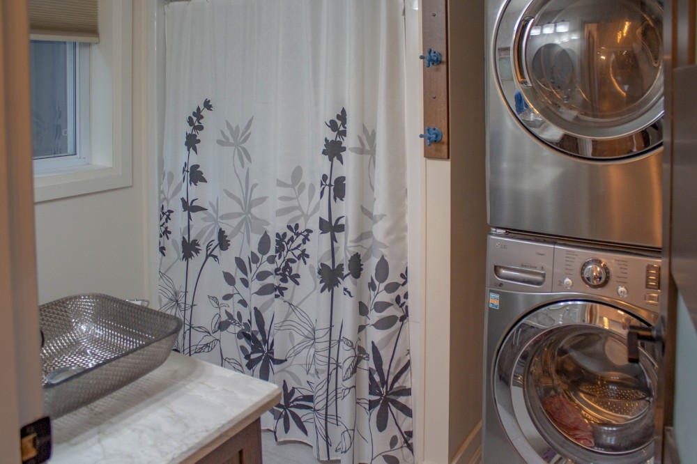 Laundry Area: Haliburton cottages with washer and dryer