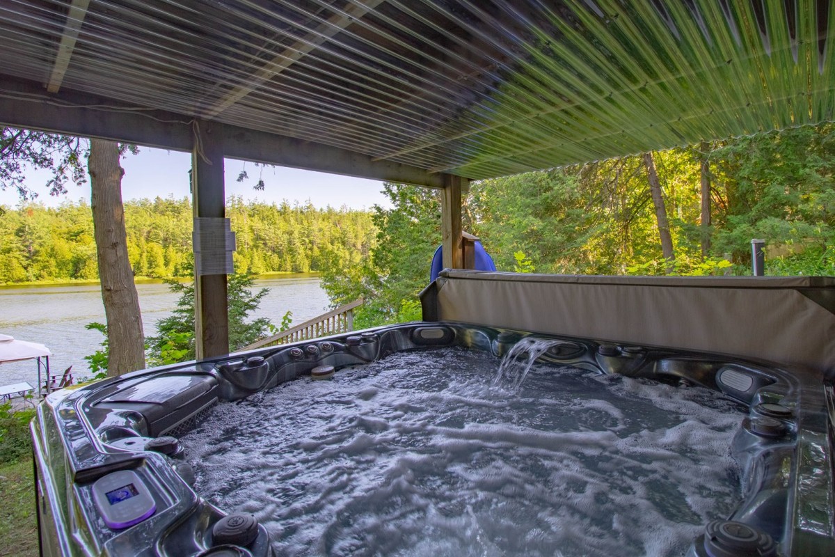 Welcome to Four Mile Memories - Hot tub with a View of Four 