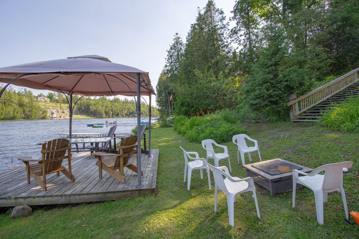 Firepit & Waterfront
