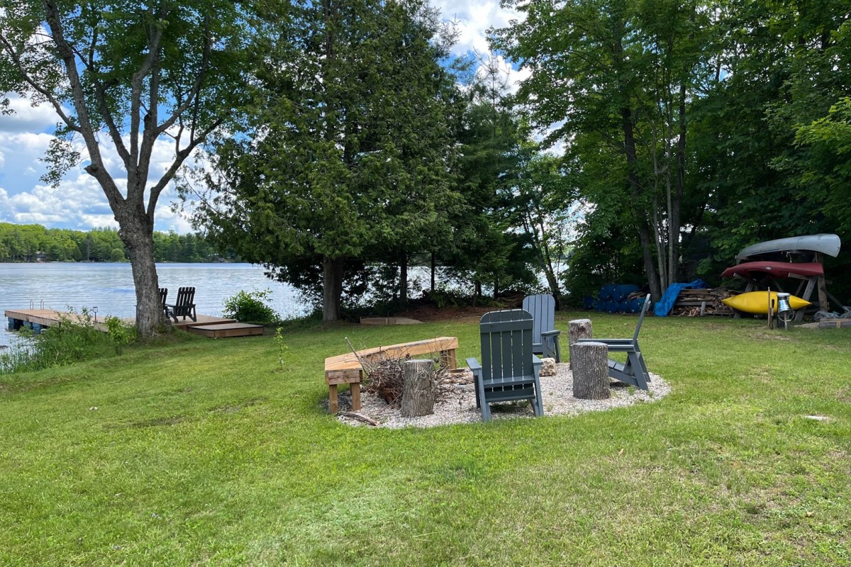 Firepit, Water Toys & Dock