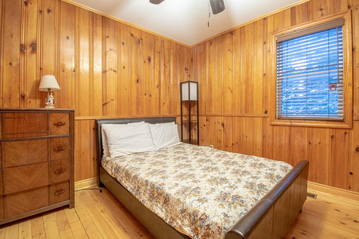 3 bedroom cottage rentals Ontario near h