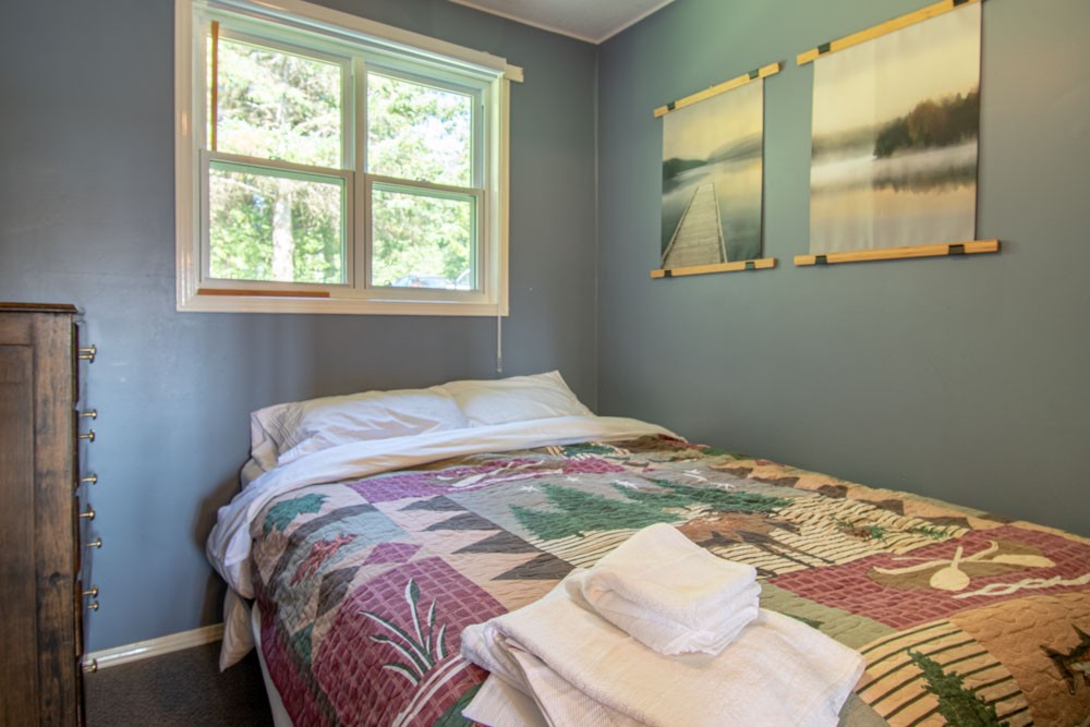 Ontario 3 bedroom cottage rentals on lake