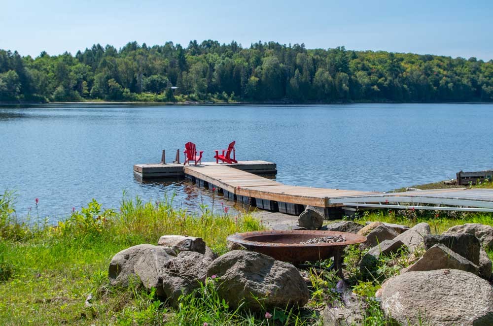 Cottages in Ontario with dock and swim