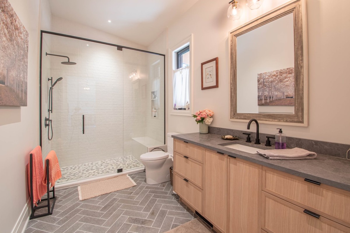 Main Bathroom