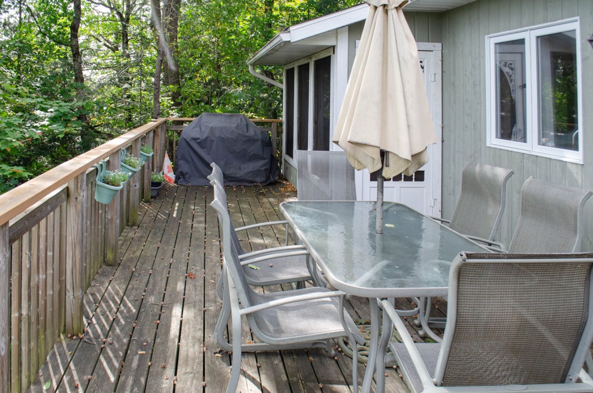 Deck & Outdoor Dining