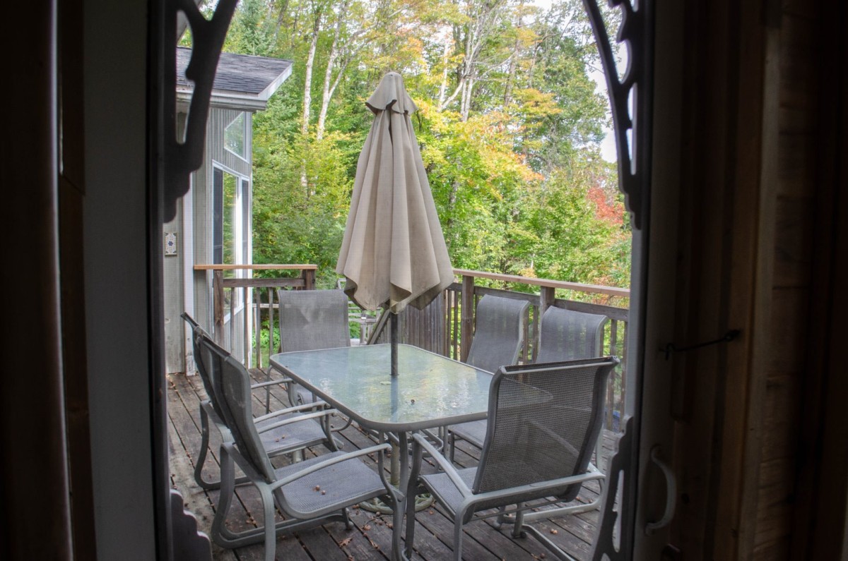 Door to Deck & Outdoor Dining