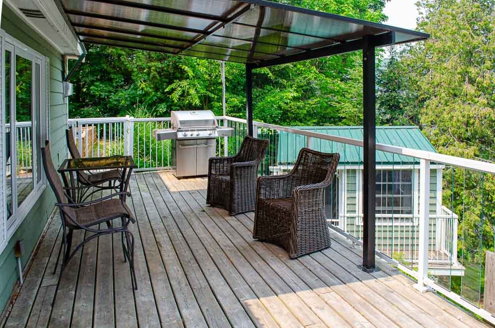 Ontario rental cottages with deck