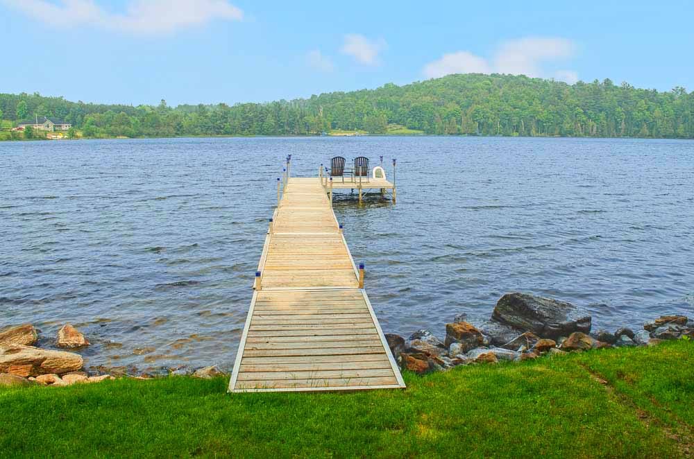 Discover the beauty of Ontario's waterfront cottages