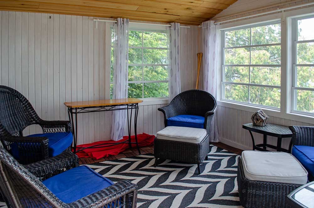 rental cottages with sunroom