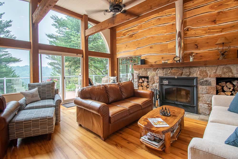 Ontario cottage holidays with indoor fireplace