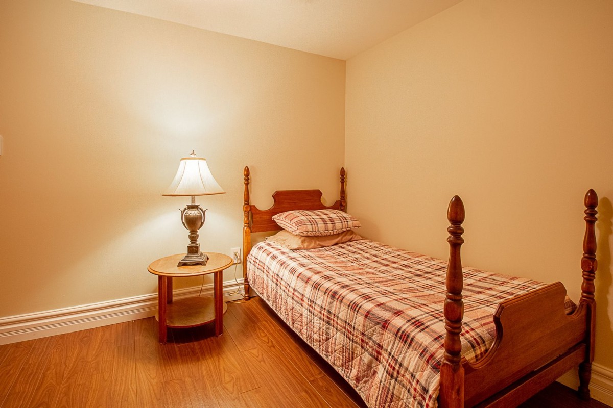 Seventh Bedroom - Two Twin Beds - Lower Level