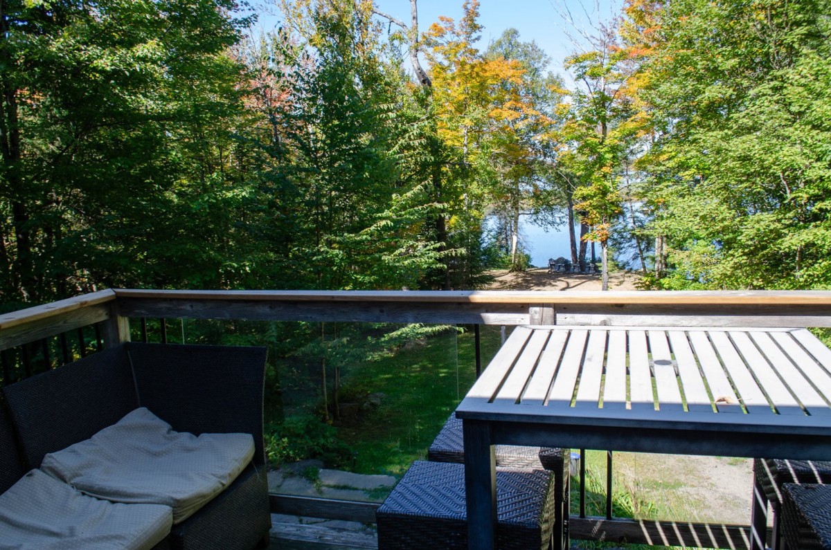 Upper Deck overlooking Healey Lake
