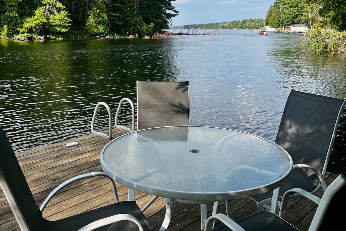 Dock Dining