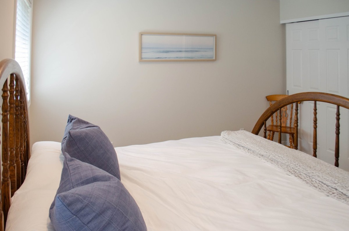 Fourth bedroom off the family room