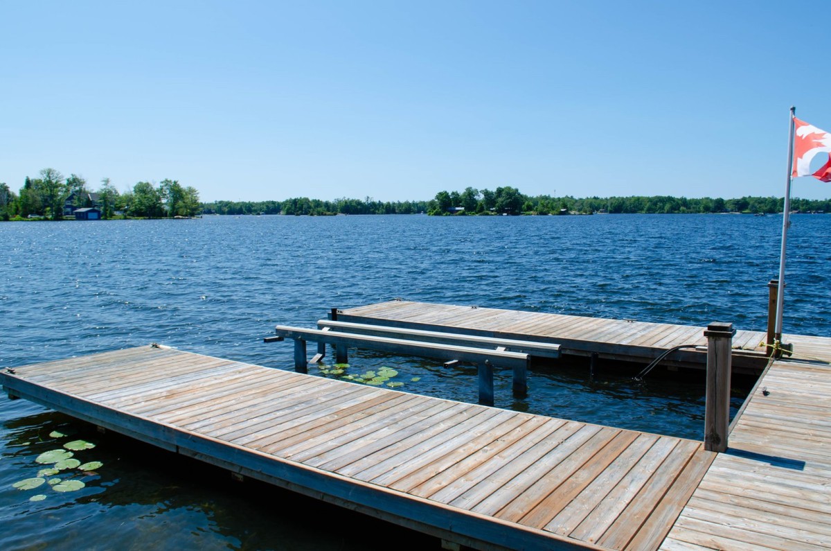 U-dock for boats