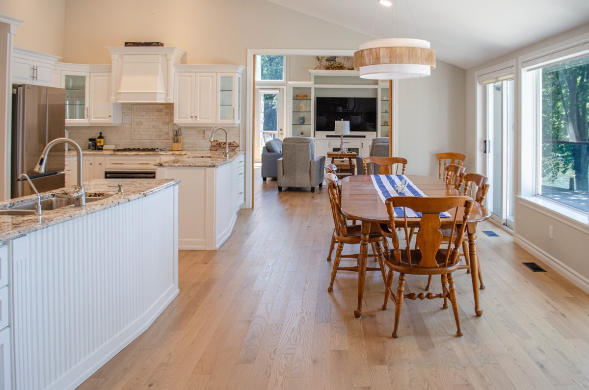 Dining into Kitchen