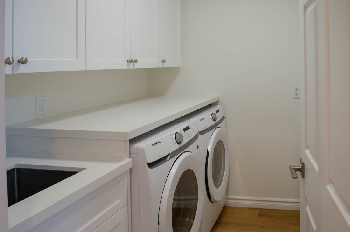 Laundry room & pantry