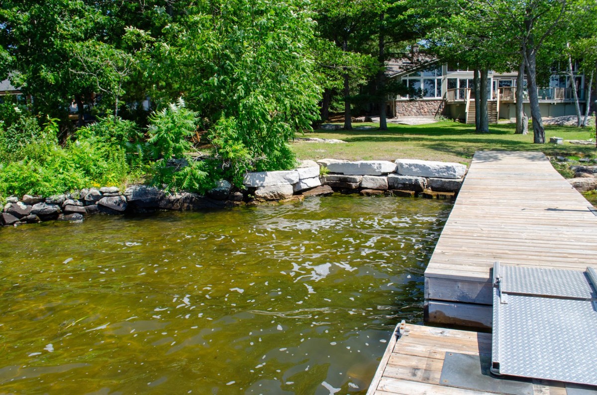Entry to right of the dock