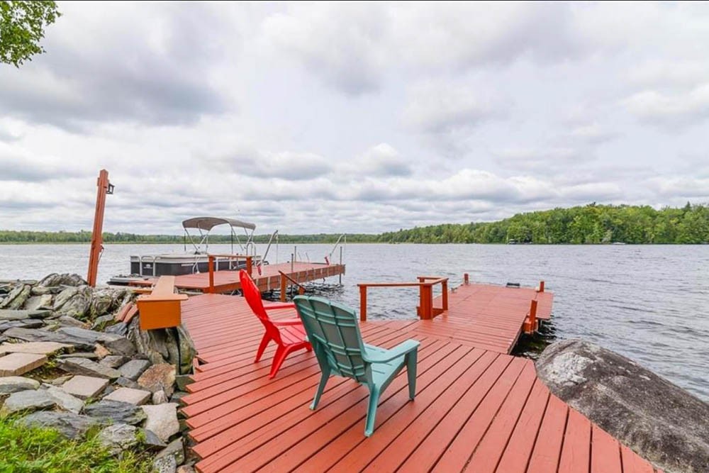 Ontario cottage rentals with boat dock