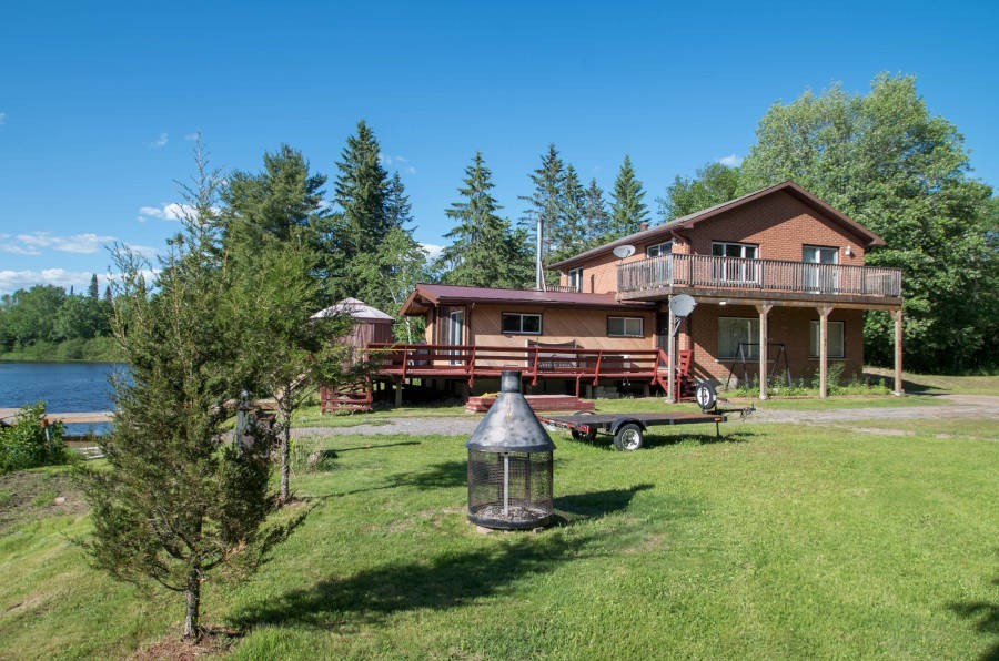Secluded vacation rentals in Burks Falls