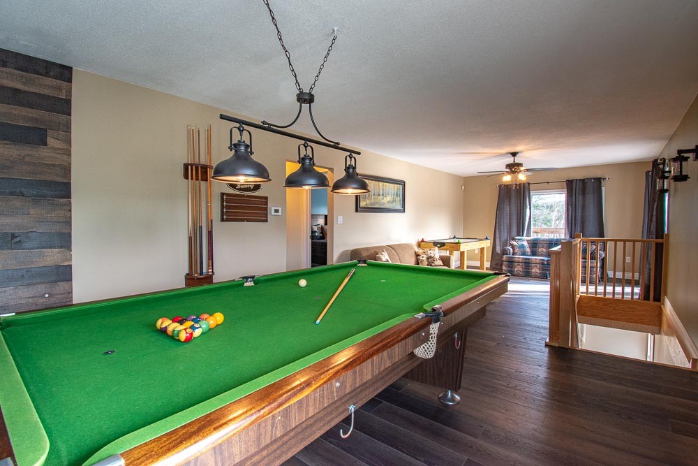 Ontario cottages with games room