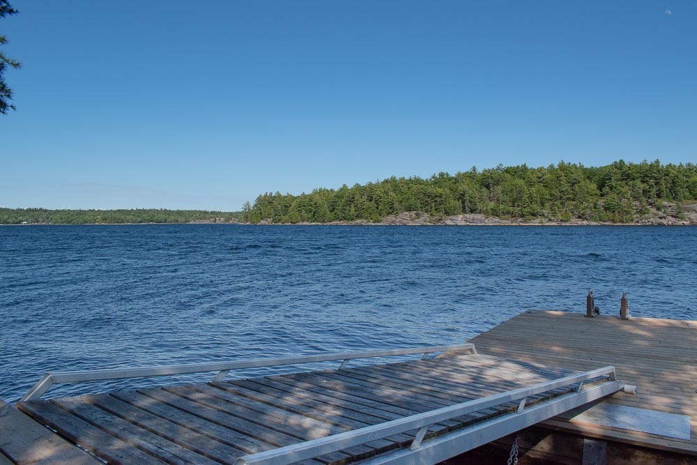VRBO Ontario cottages with lakefront