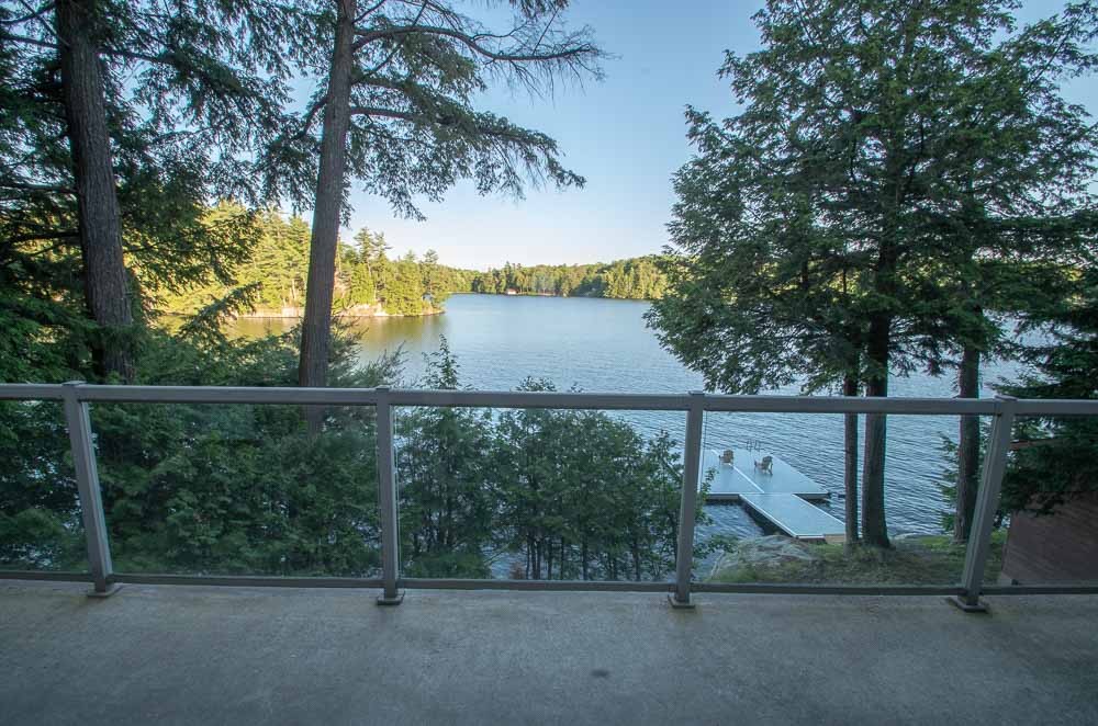 Rent a cottage in Ontario and relax by the lake