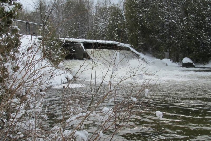 Dam in Winter