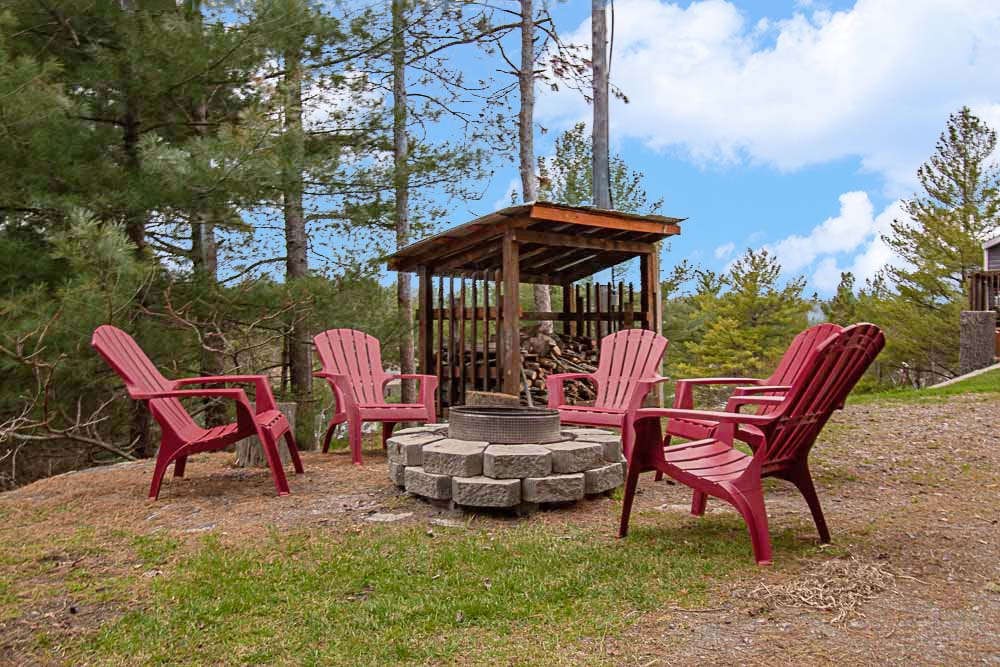 Firepit: Ontario cottage with firepit, lakefront location