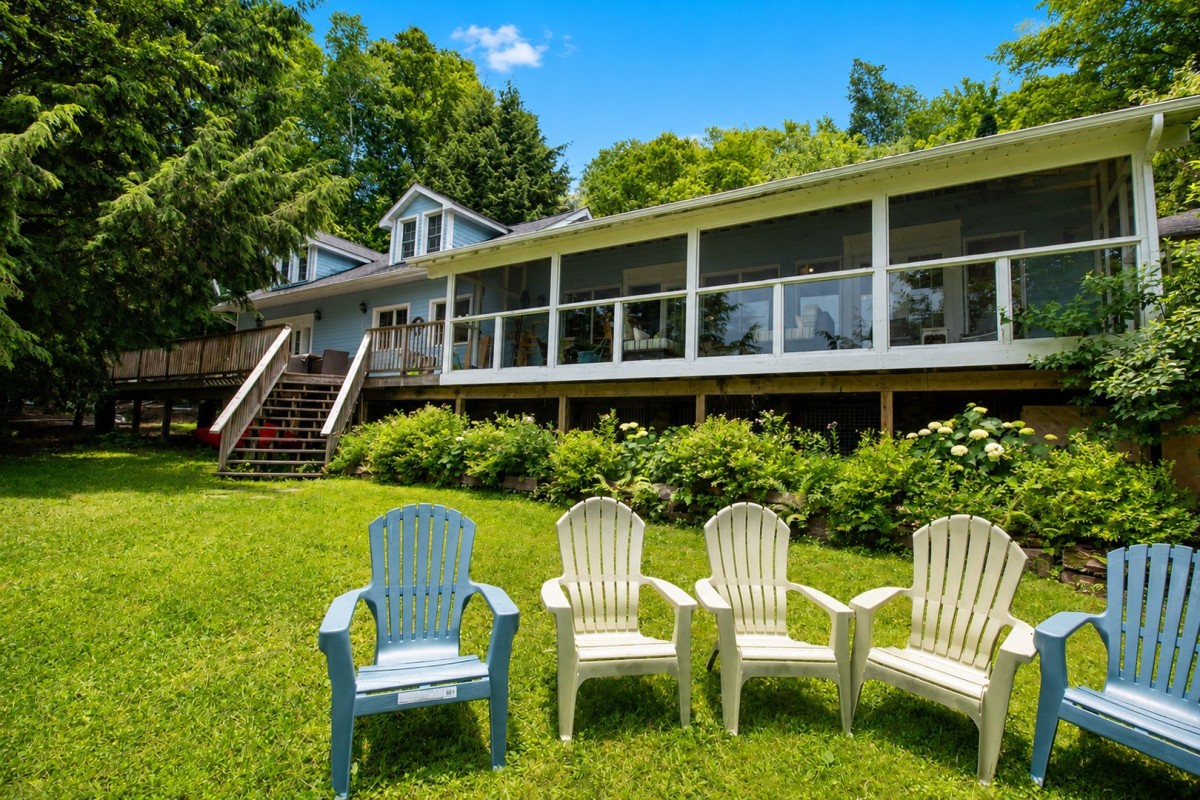 Shoreham Beechwood Lawn & Up to the Deck/Sunroom