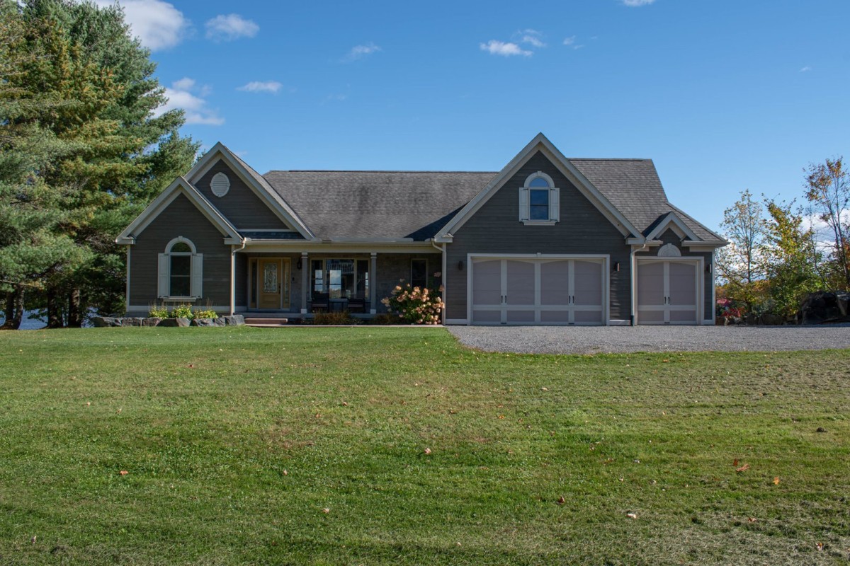 Main Entrance of Sunrise Lakehouse