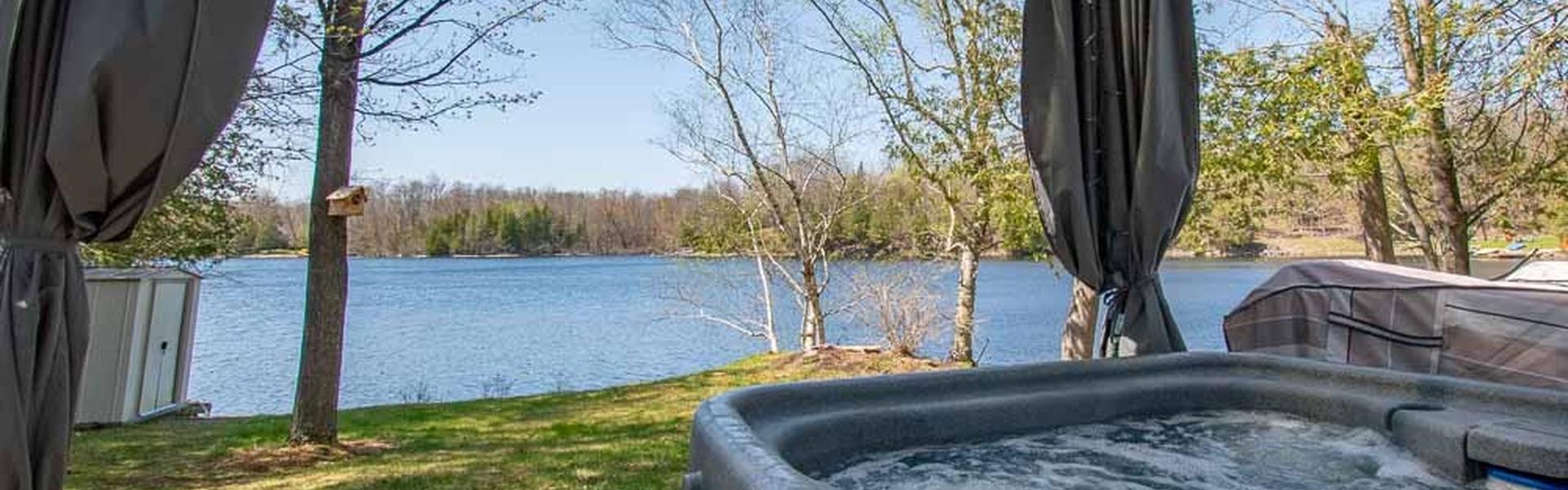 Cottage Rentals with hot tubs in Ontario